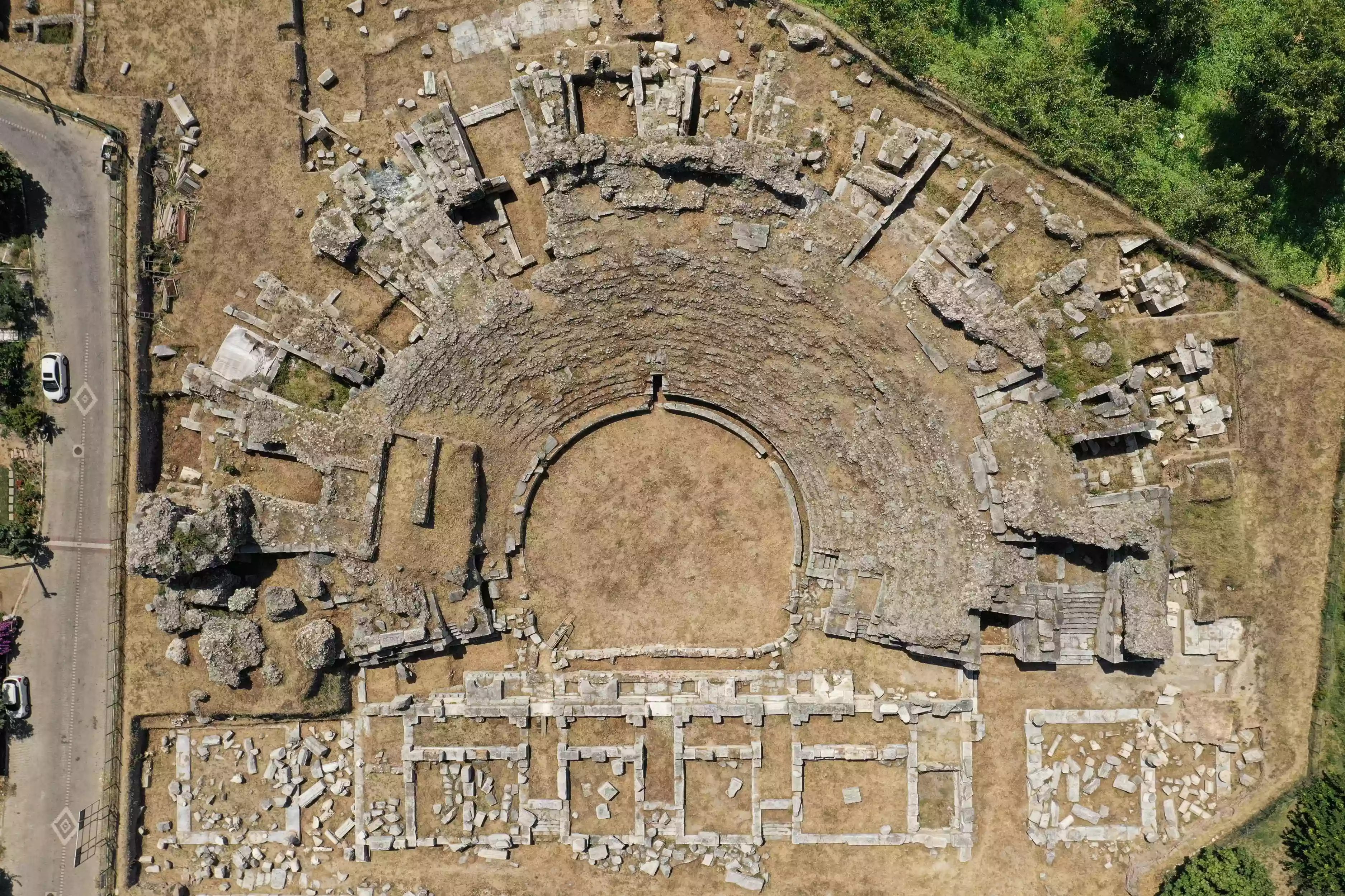 Roma Tiyatro Harabeleri