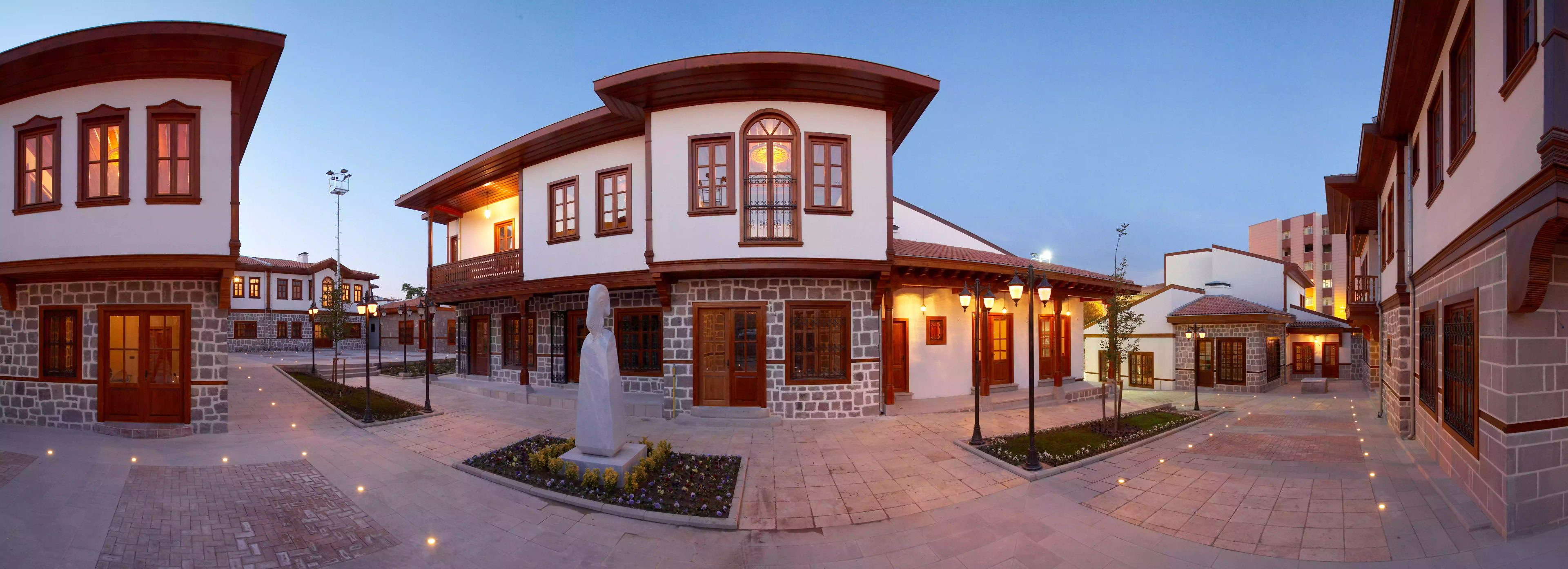 Hamam Önü