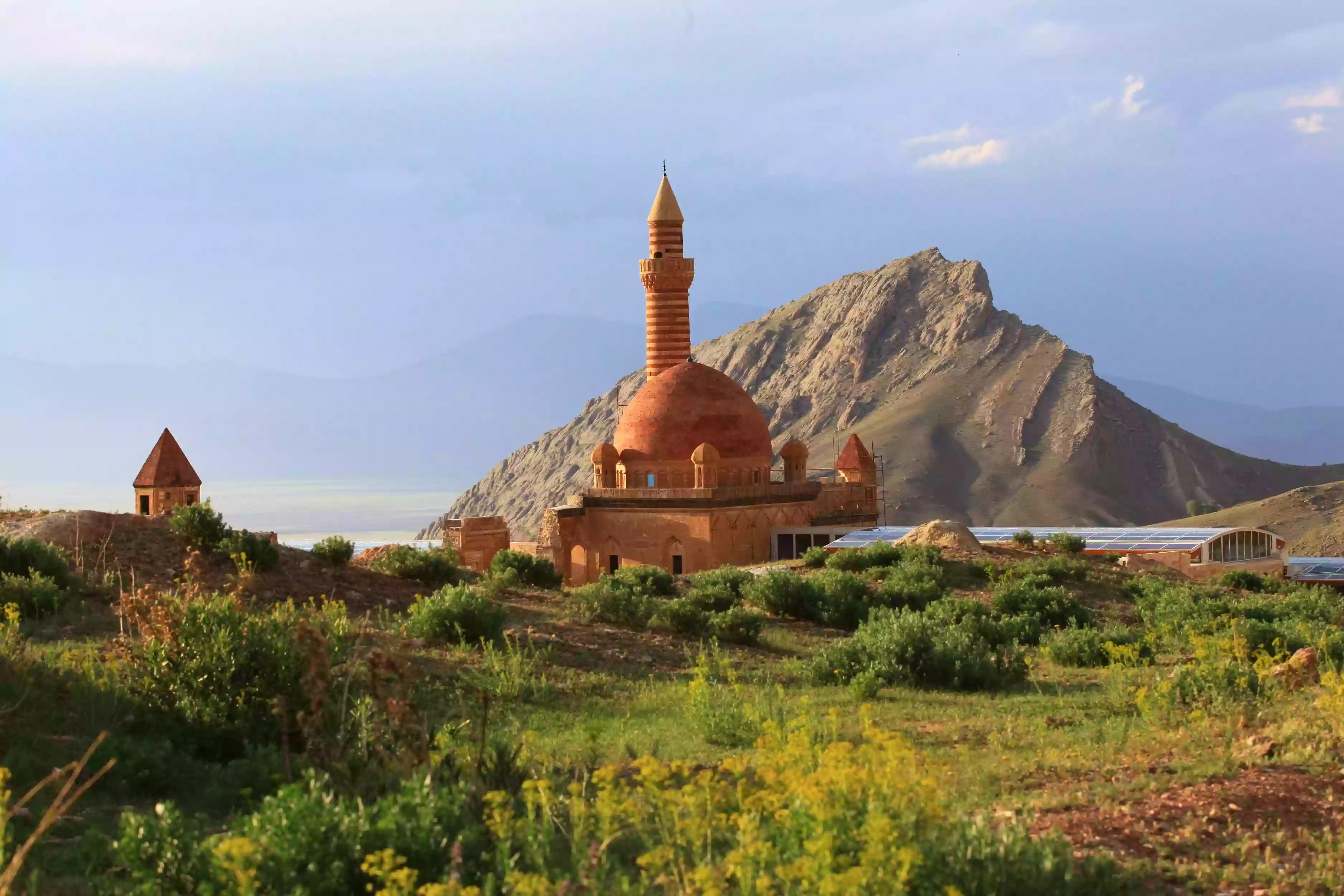 İshak Paşa Camii