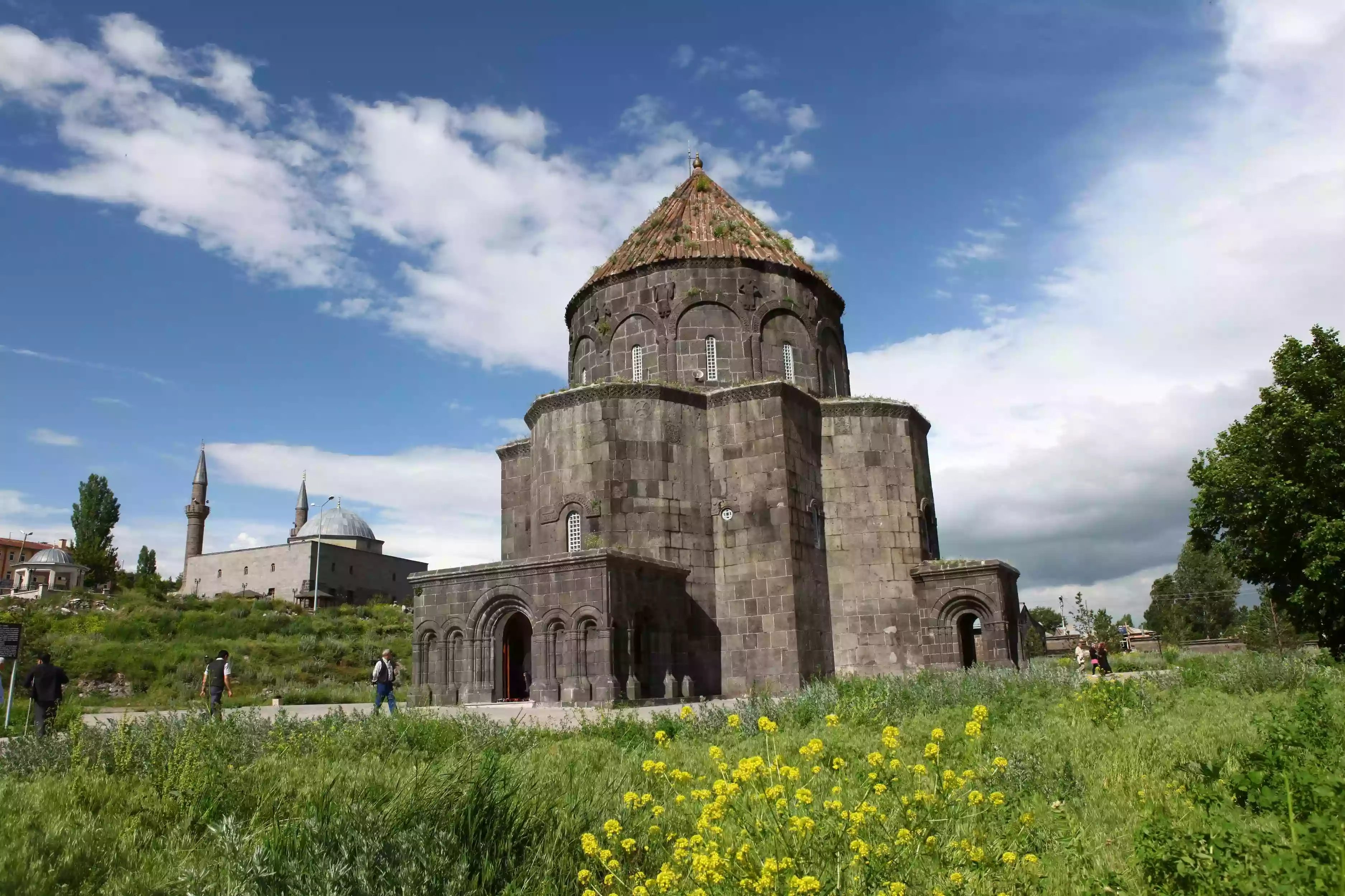 Kümbet Camii