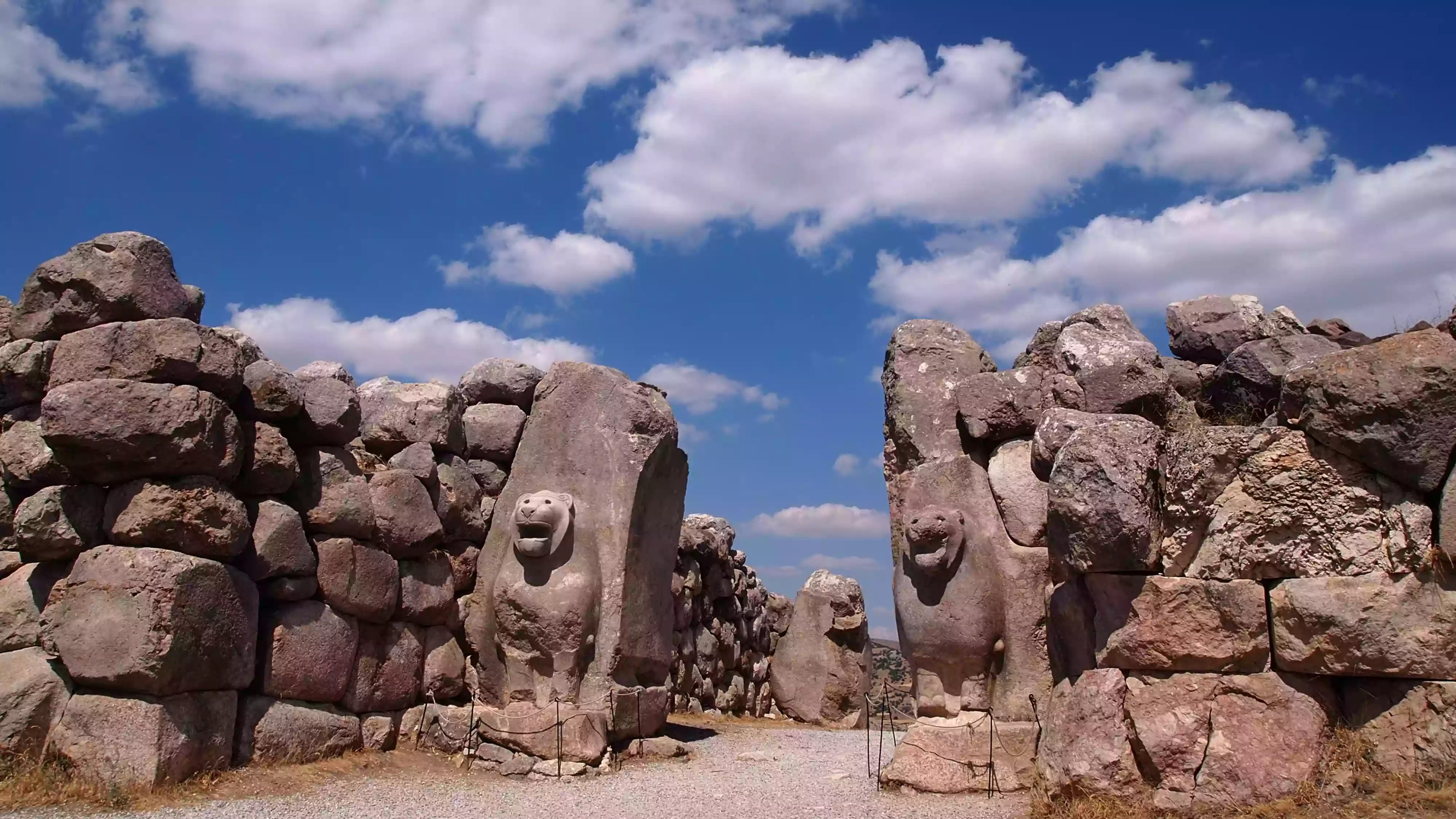 Hattuşa Aslanlı Kapı