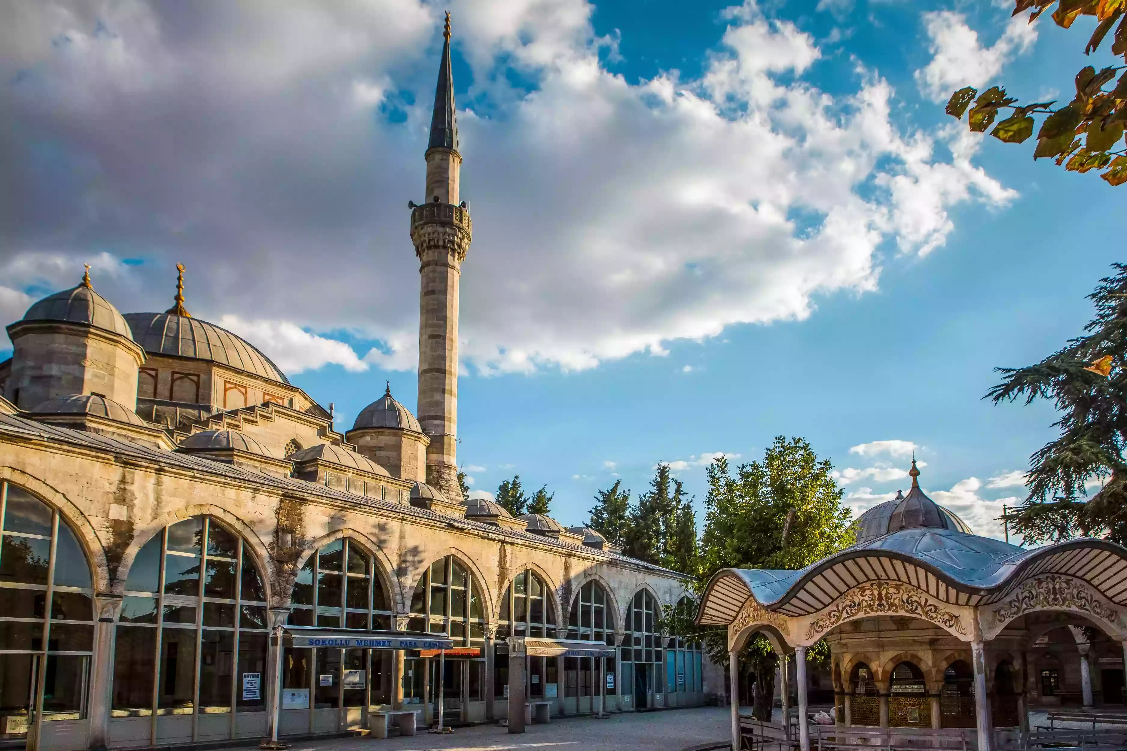 Sokullu Mehmet Paşa Cami ve Külliyesi