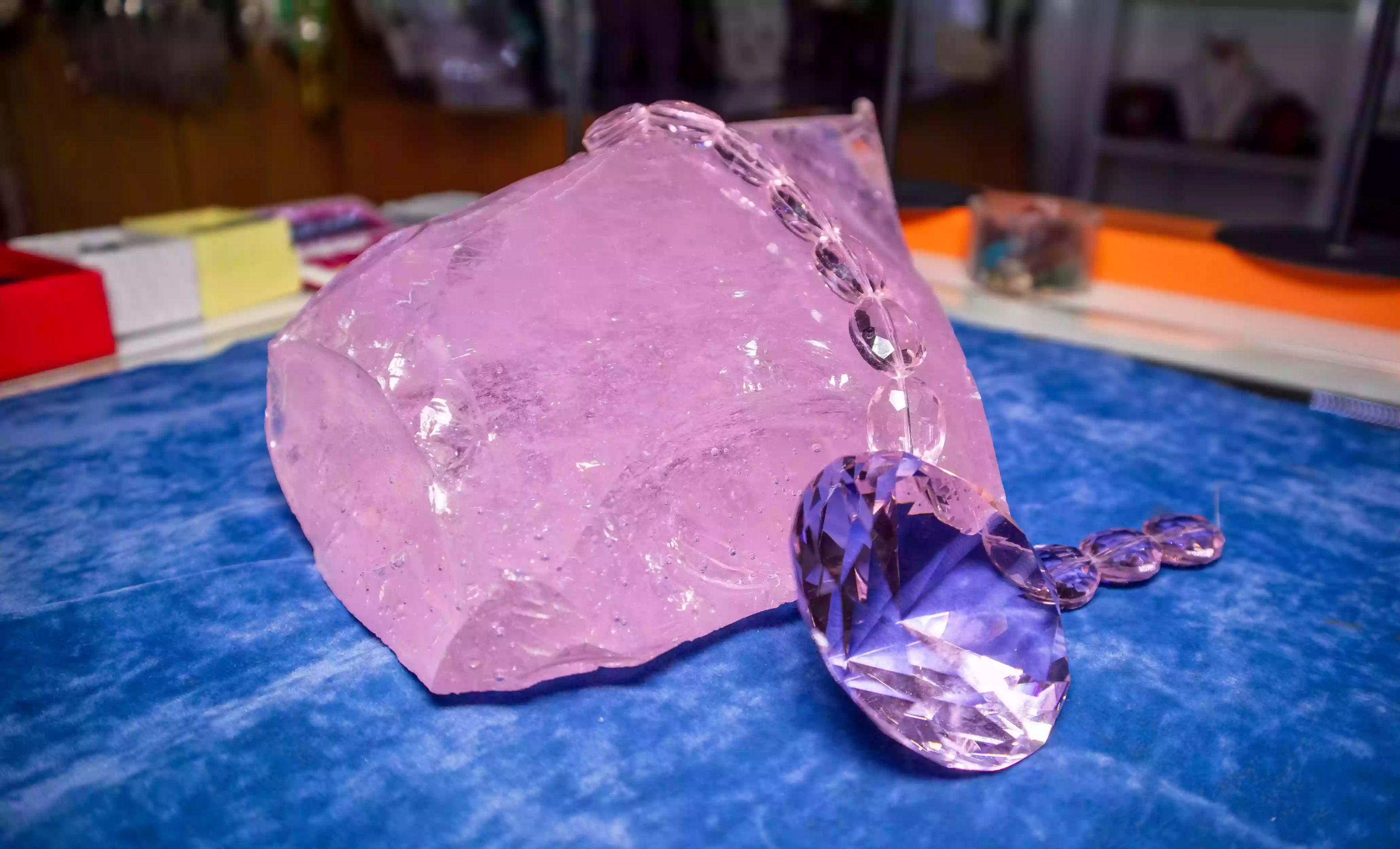 Pembe Obsidyen Taşı