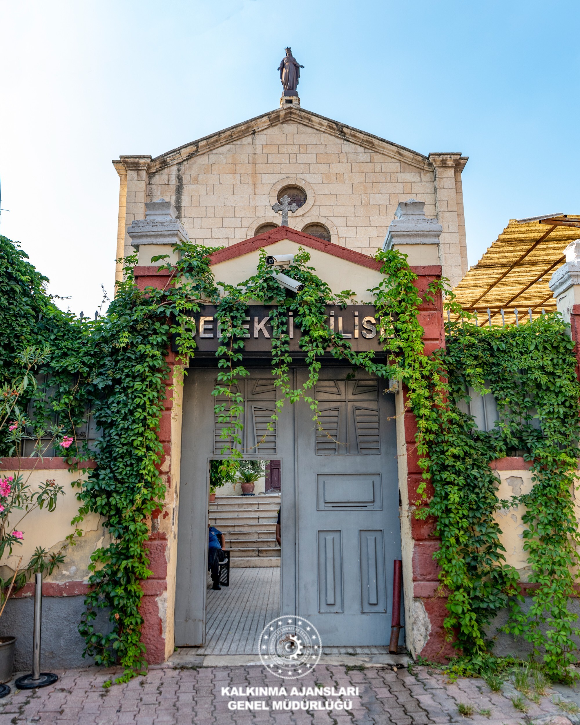 Bebekli Kilise
