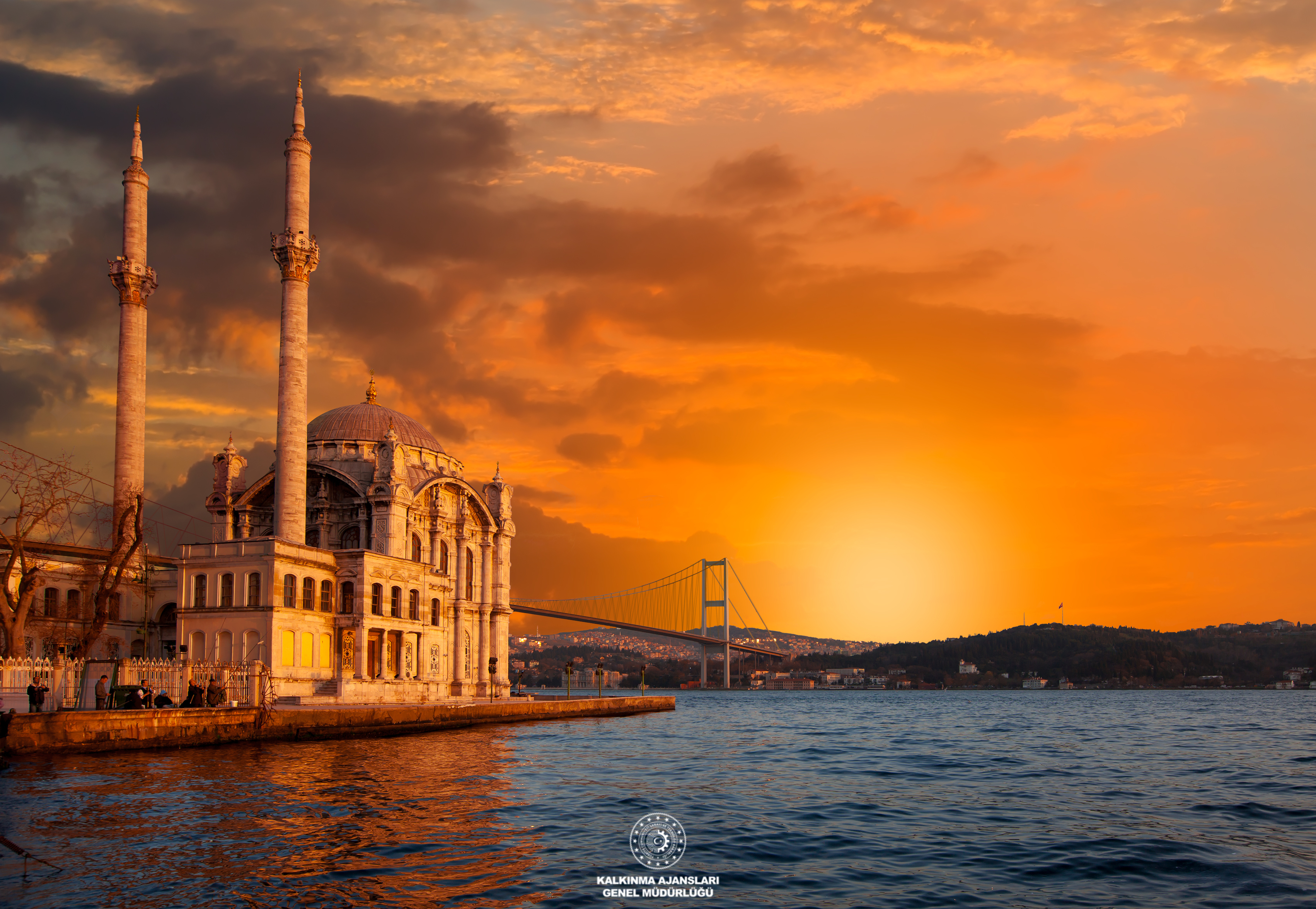 Ortaköy Camii