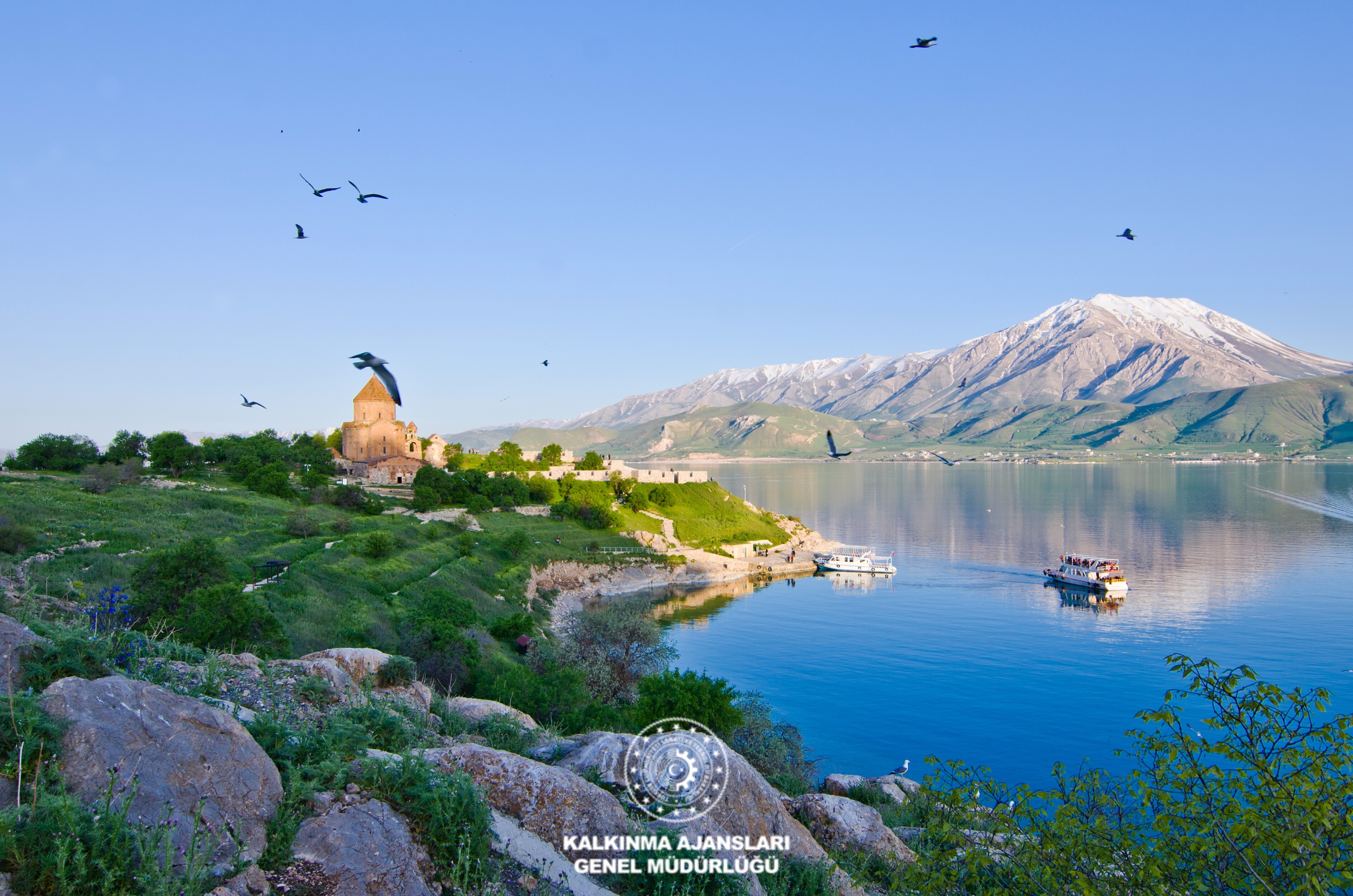 Akdamar Adası
