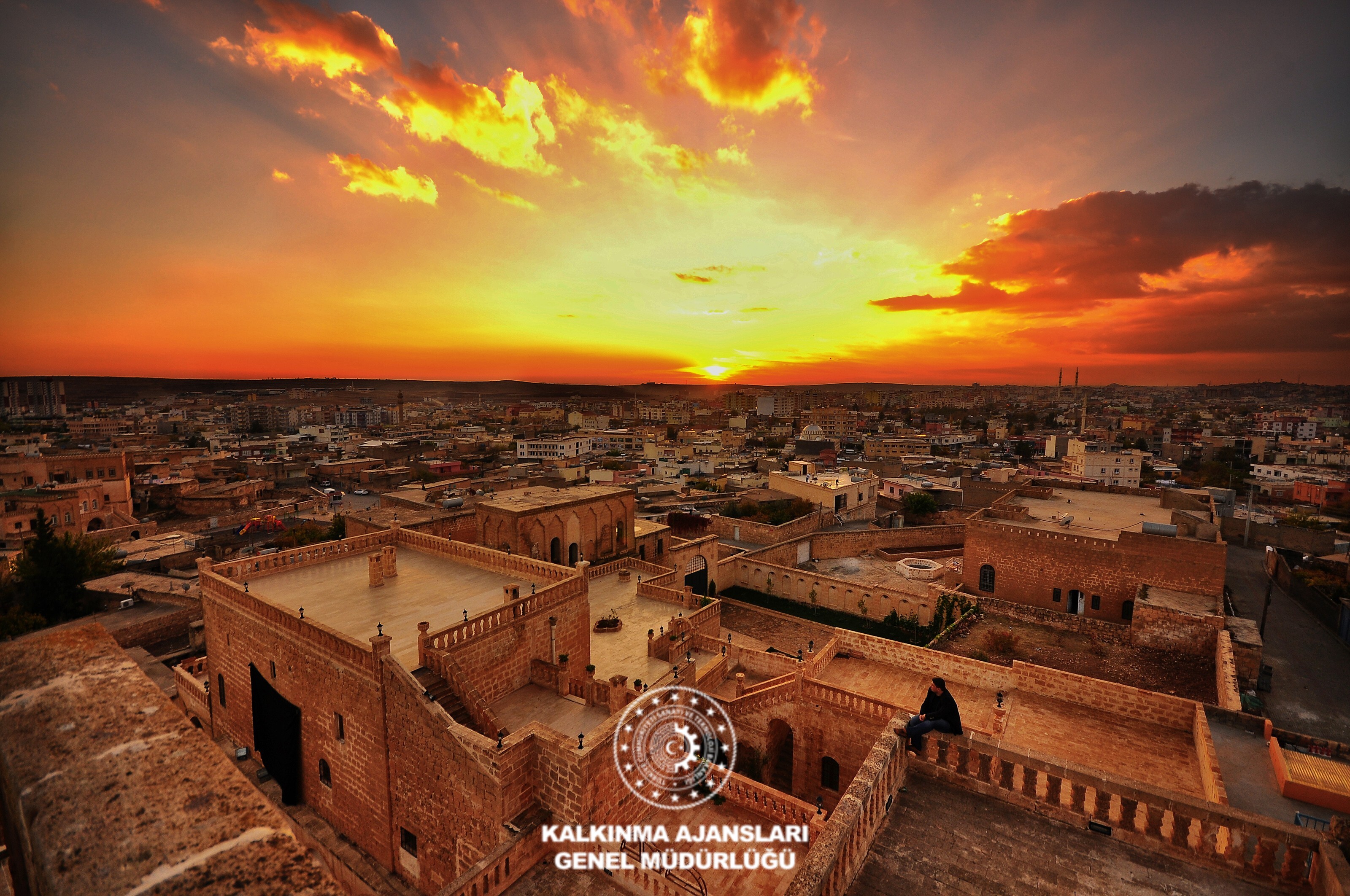 Midyat Konukevi ve Gün Batımı